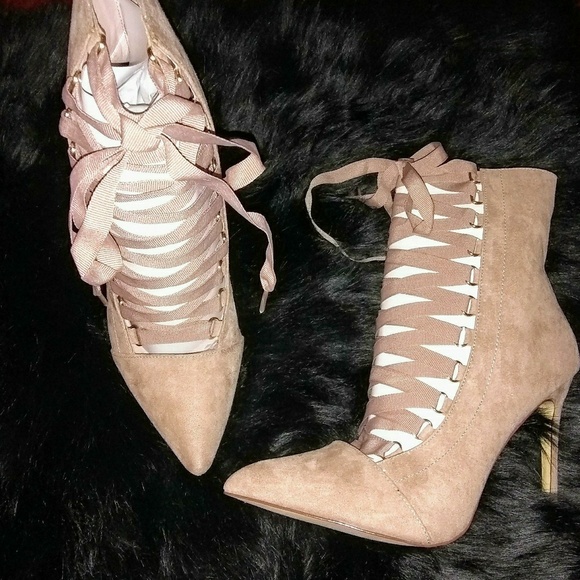 Larissa Mauve Ankle Booties 🔴LAST PAIR🔴 - Picture 2 of 2